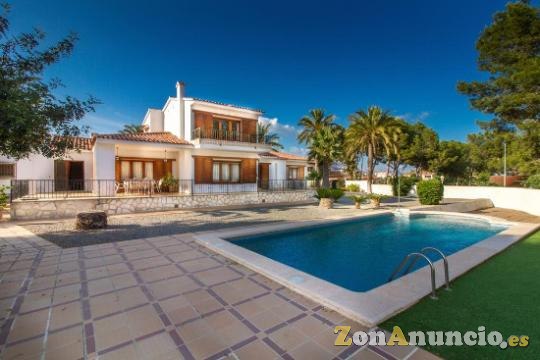 ocasion villa de lujo con garaje y piscina vistas